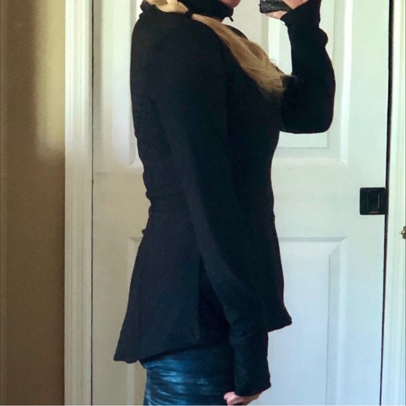 Apana Peplum Activewear Black Jacket - Picture 12 of 12